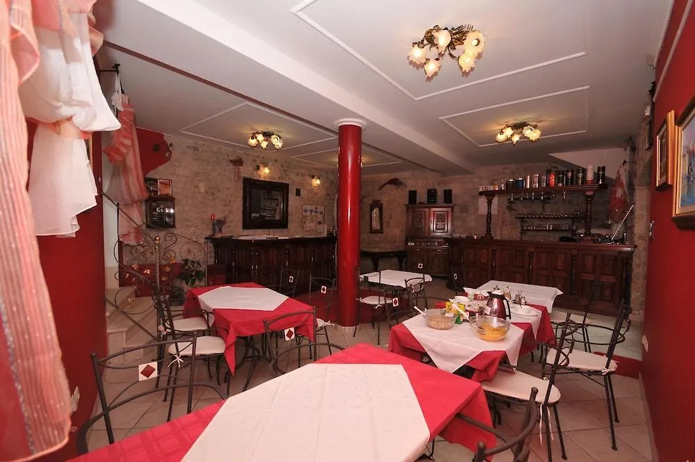 Palace Derossi Trogir 3*,  Kroatien