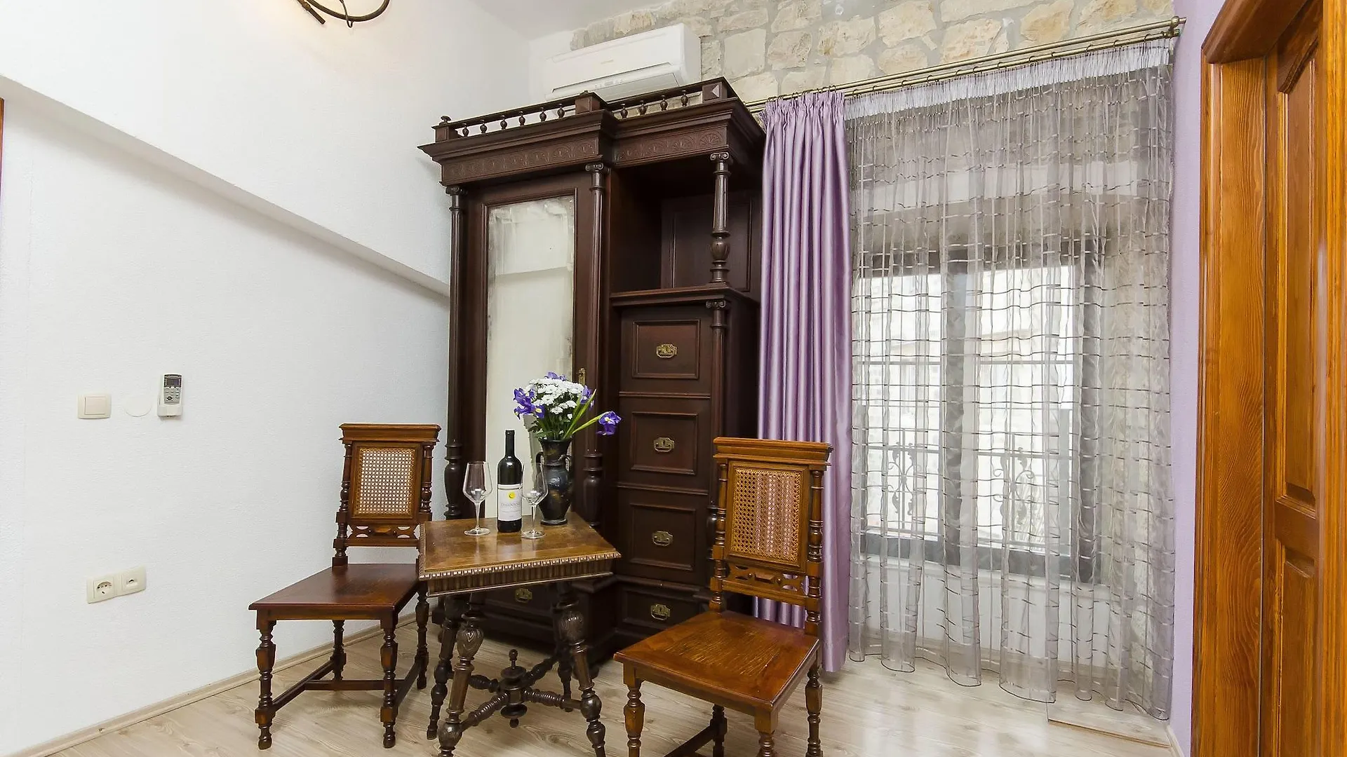 Palace Derossi Trogir 3*,