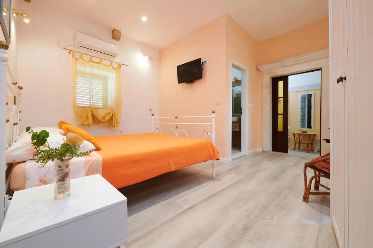 Palace Derossi Trogir