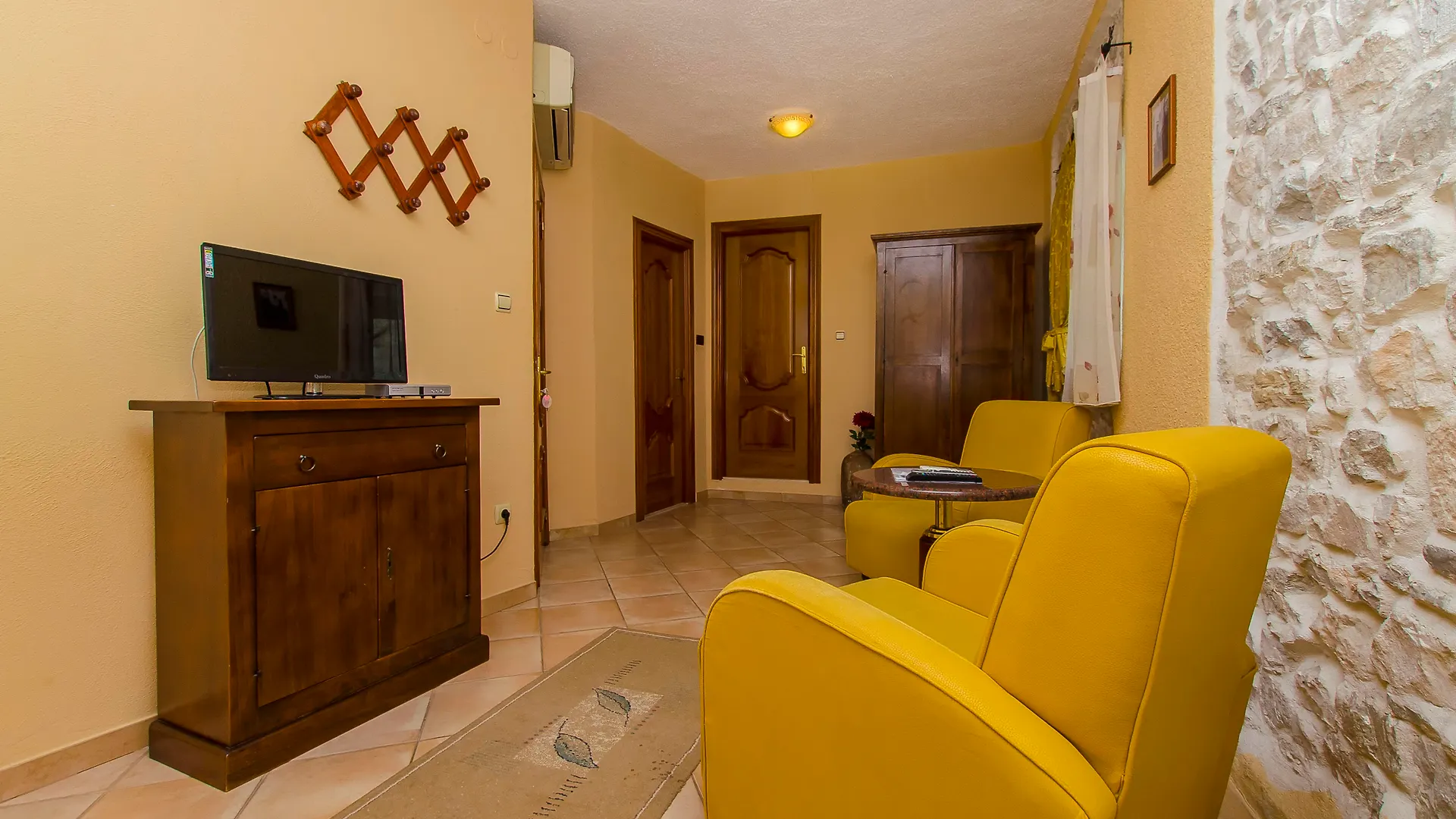 Palace Derossi Trogir Bed & Breakfast