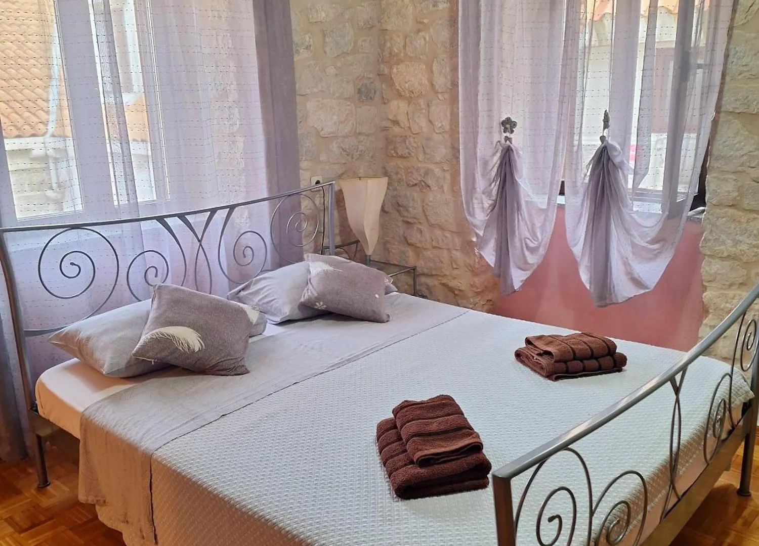 Palace Derossi Trogir 3*,