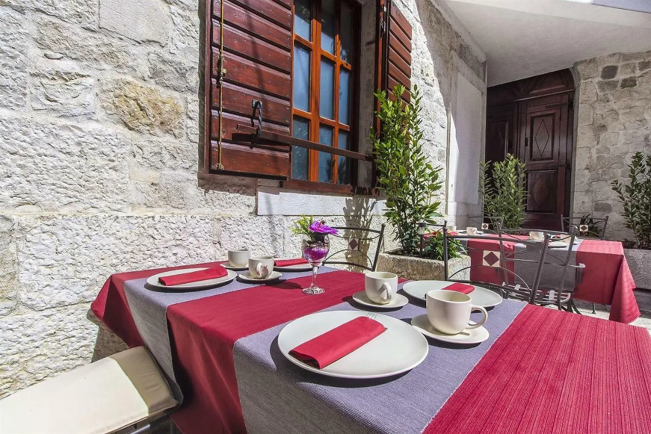 Palace Derossi Trogir