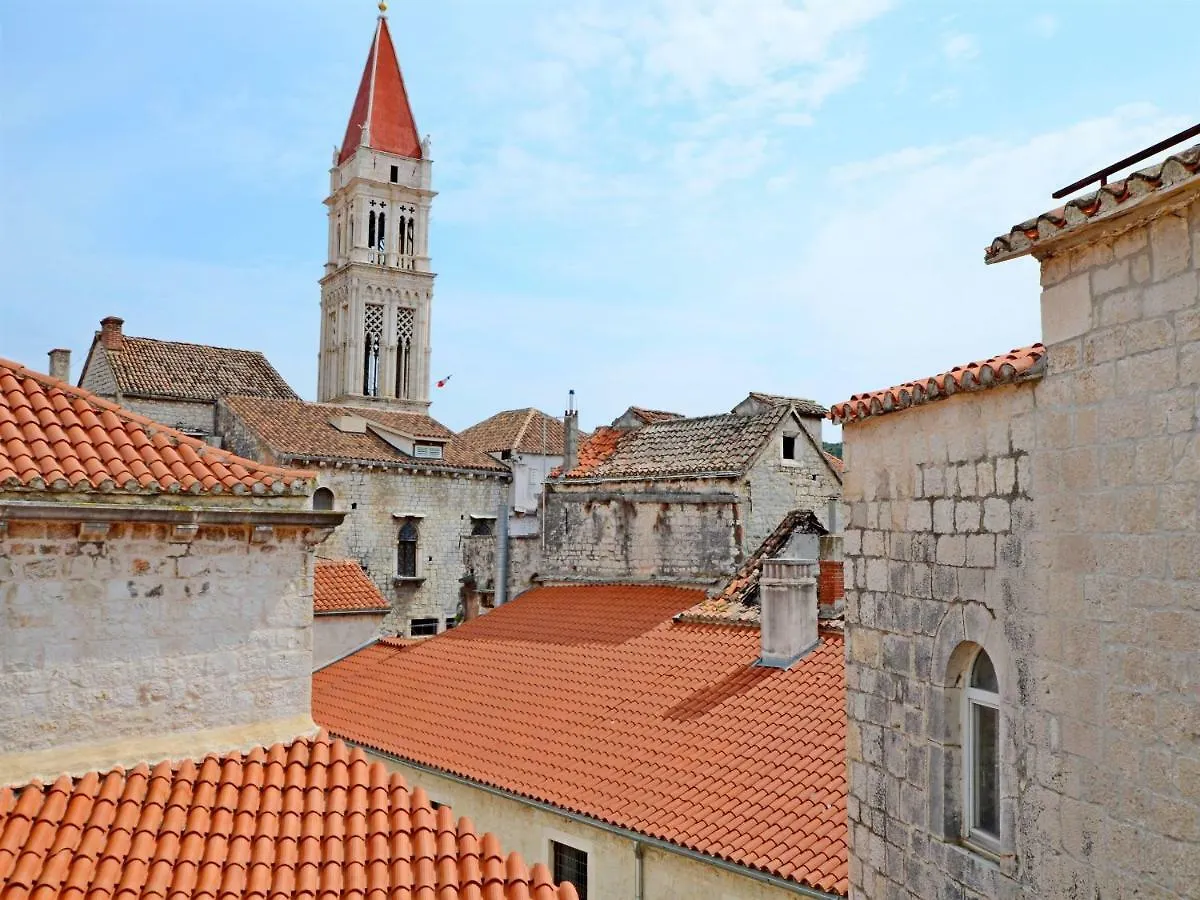 Palace Derossi Trogir Bed and breakfast