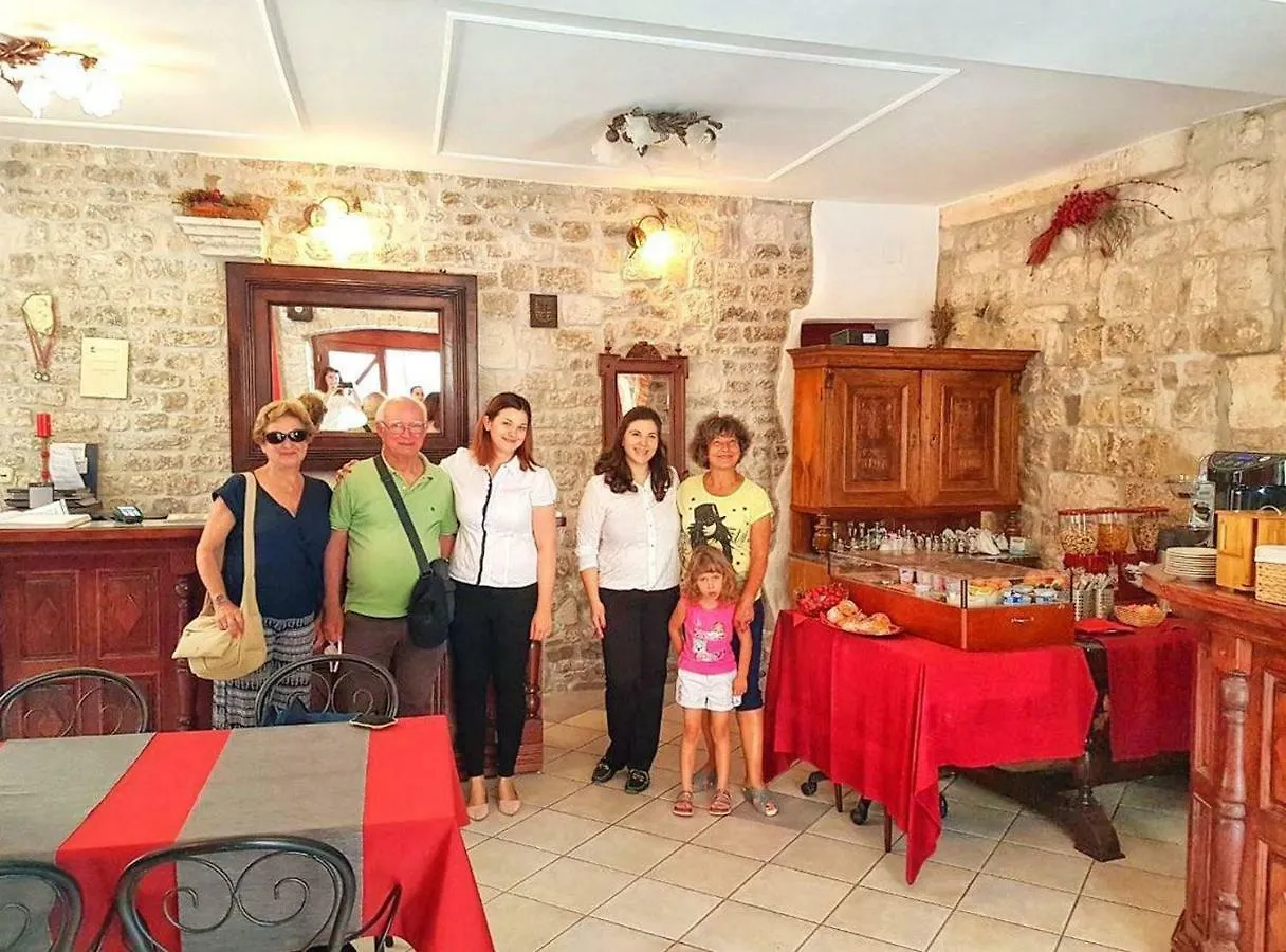 Bed and breakfast Palace Derossi Trogir