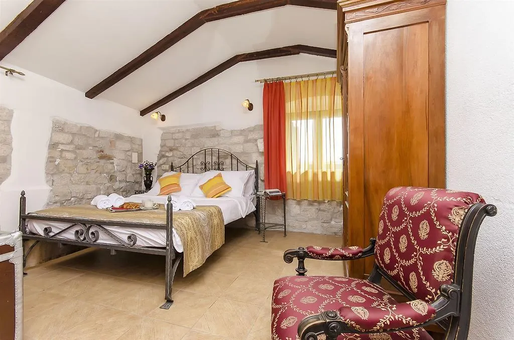 *** Bed & Breakfast Palace Derossi Trogir Croatia