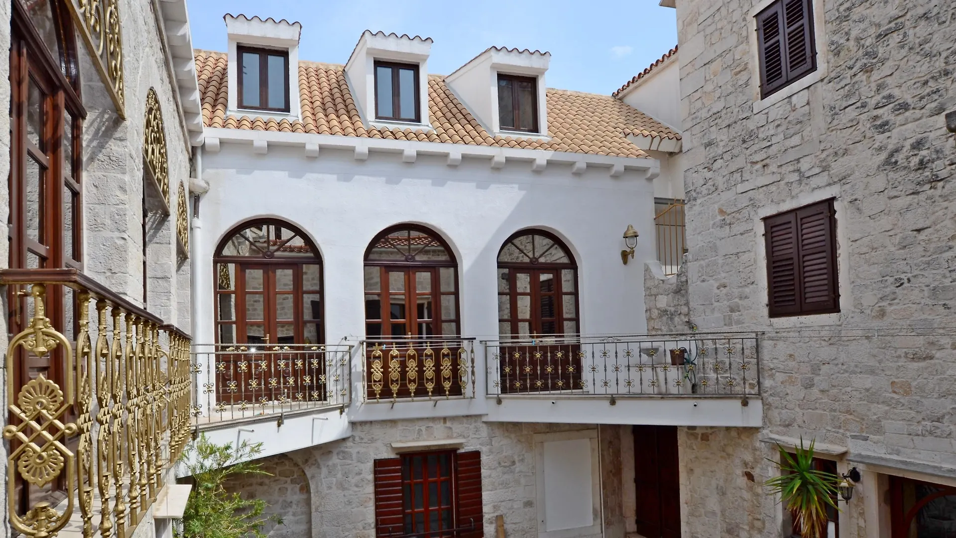Palace Derossi Trogir 3*,  Chorwacja