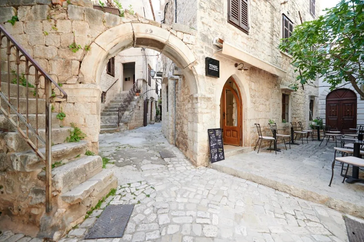 *** Nocleg ze śniadaniem Palace Derossi Trogir Chorwacja