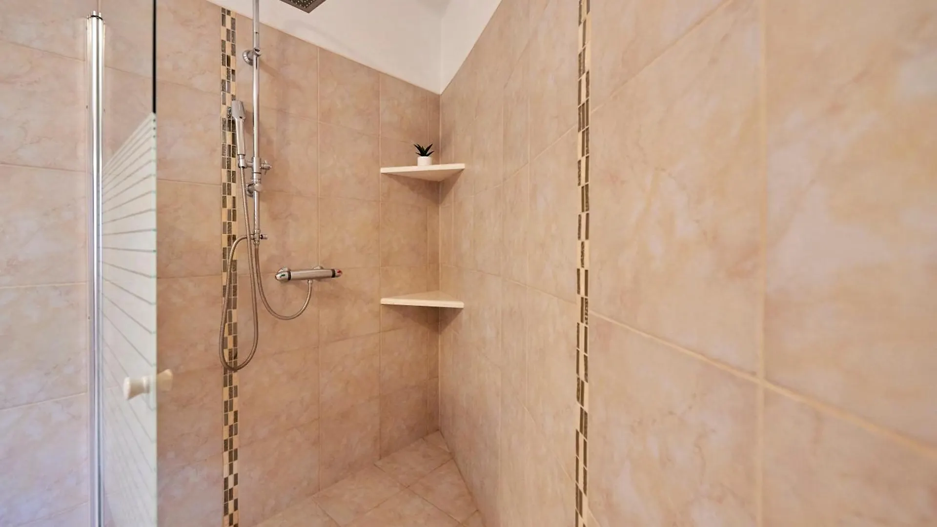 Palace Derossi Trogir Bed & Breakfast