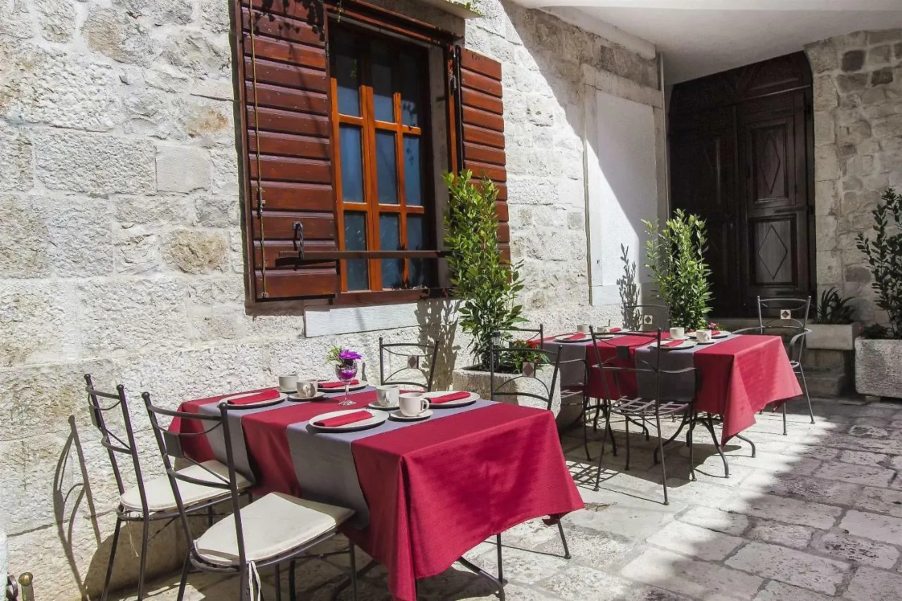Palace Derossi Trogir